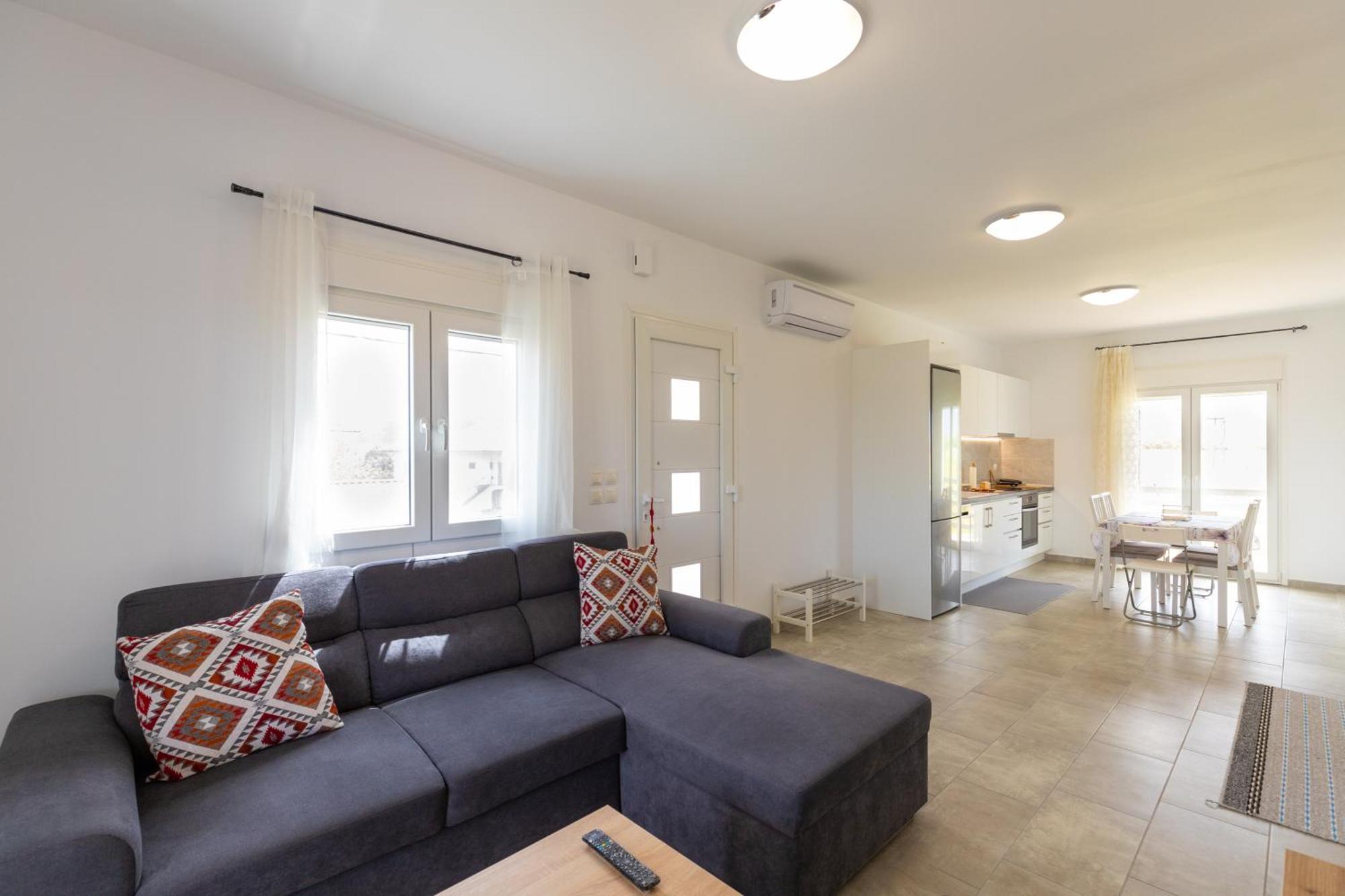 Countryside Apartments First Floor ตริกาลา ภายนอก รูปภาพ