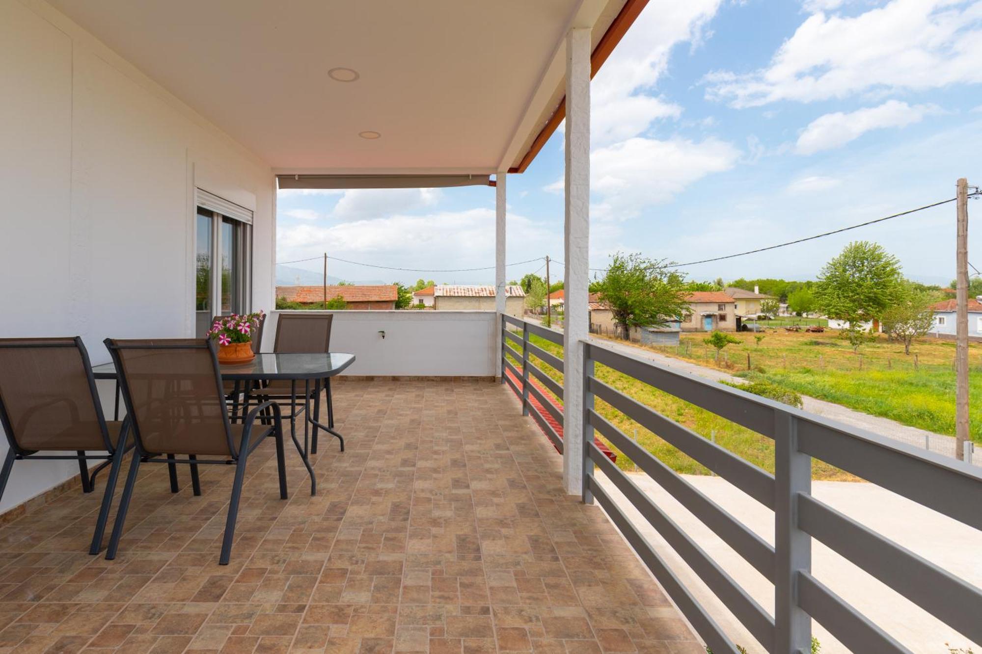 Countryside Apartments First Floor ตริกาลา ภายนอก รูปภาพ