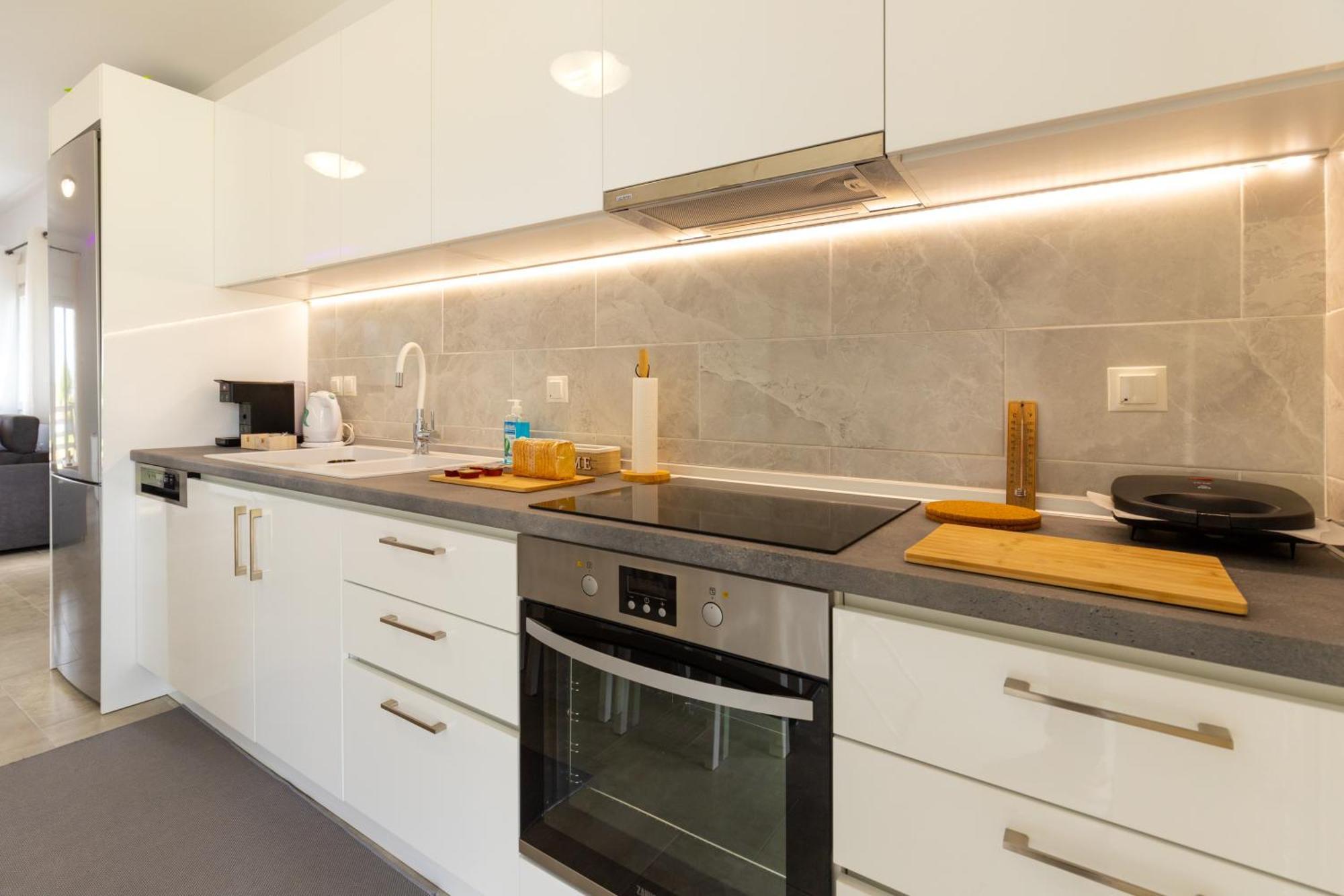 Countryside Apartments First Floor ตริกาลา ภายนอก รูปภาพ