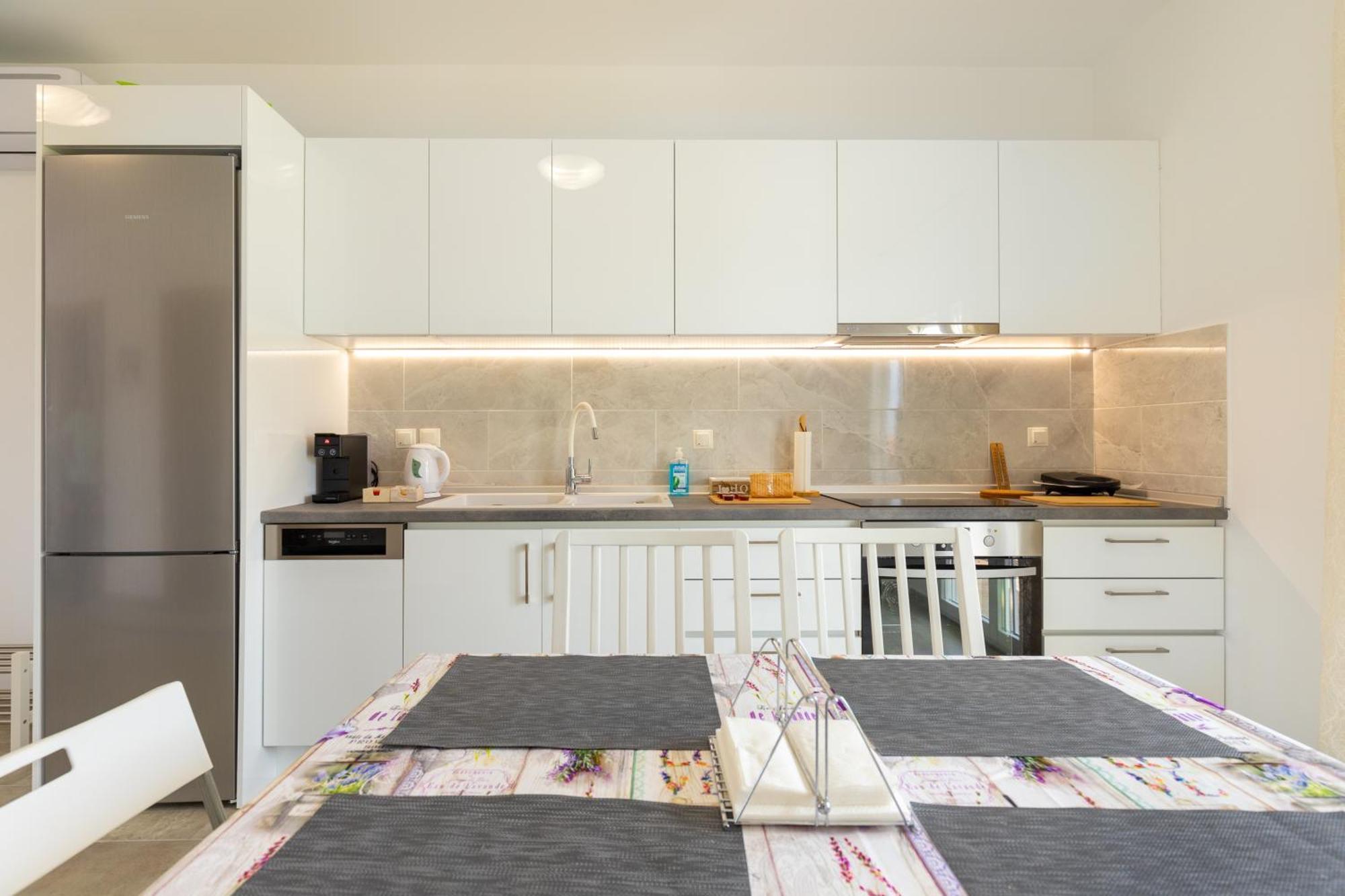 Countryside Apartments First Floor ตริกาลา ภายนอก รูปภาพ
